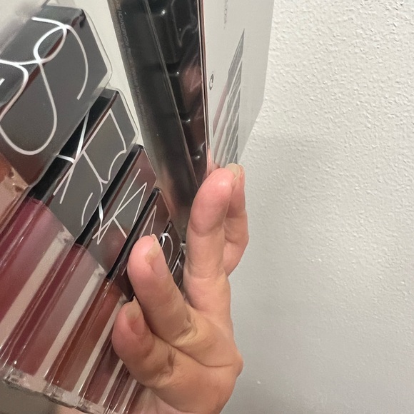 NARS NARSISSIST WANTED VELVET LIP GLIDE SET 6 SHADES New In Box 0.12oz/3.4ml X 6 - Picture 3 of 5